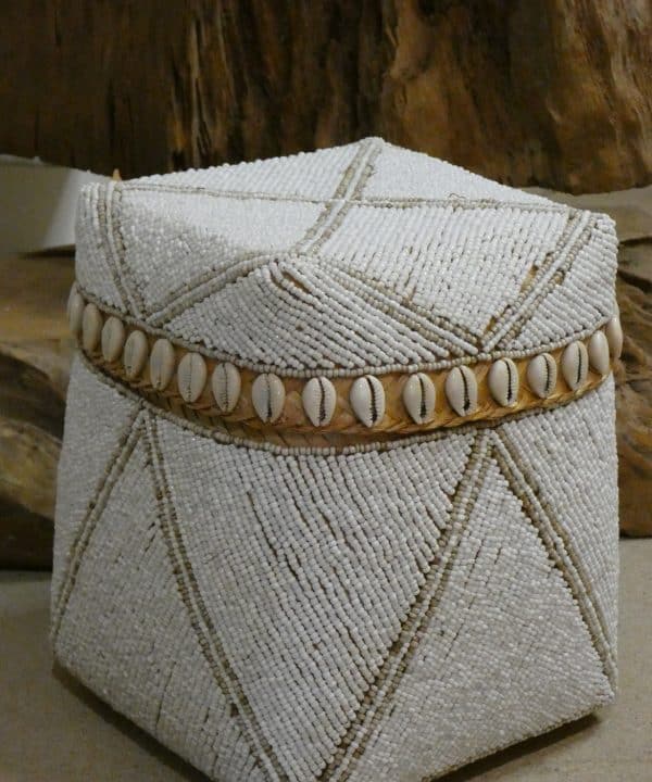 boite rangement offrande perles blanche bali