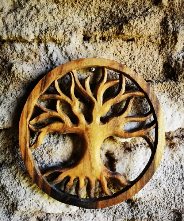 Arbre de Vie mural en bois sculpté Balinais, design ajouré circulaire.