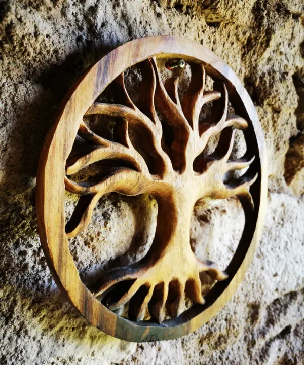 Arbre de Vie mural en bois sculpté Balinais, design ajouré circulaire.