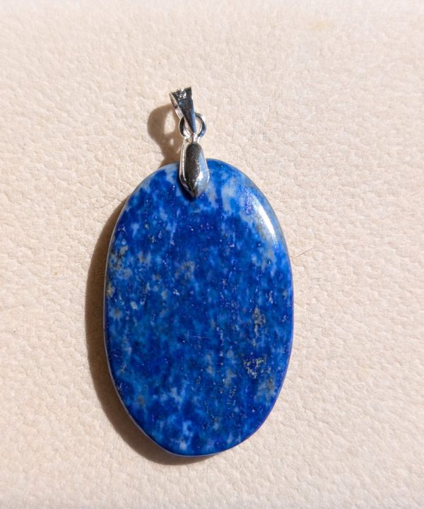 Pendentif lapis-lazuli naturel fait main, forme ovale, bleu outremer intense, bélière argentée.