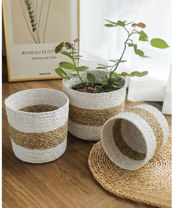 Panier jonc de mer artisanal de Bali, rayures bicolores blanc et naturel.