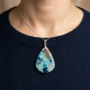 Pendentif Shattuckite unique fait main, pierre goutte marbrée bleu turquoise et rouille, attache argentée.
