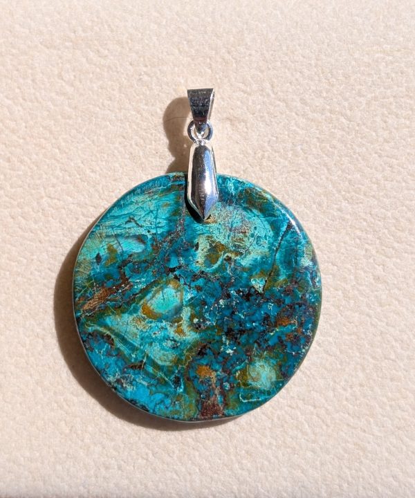 Alternative view of Pendentif rond en Shattuckite - modèle unique